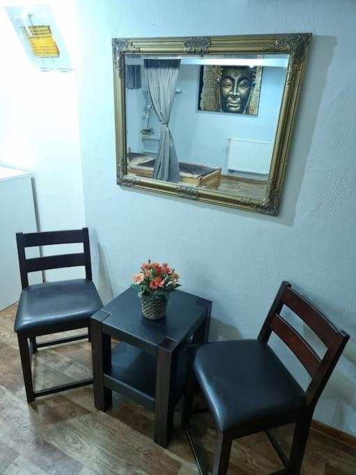 Simple Apartment Near Hockey & Football Arena Bratislava Esterno foto